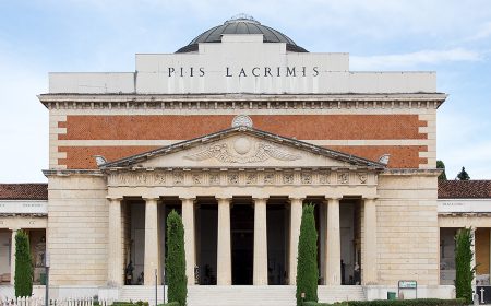 Pantheon Piis Lacrimis