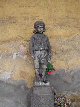 Statua di Giulio Carton